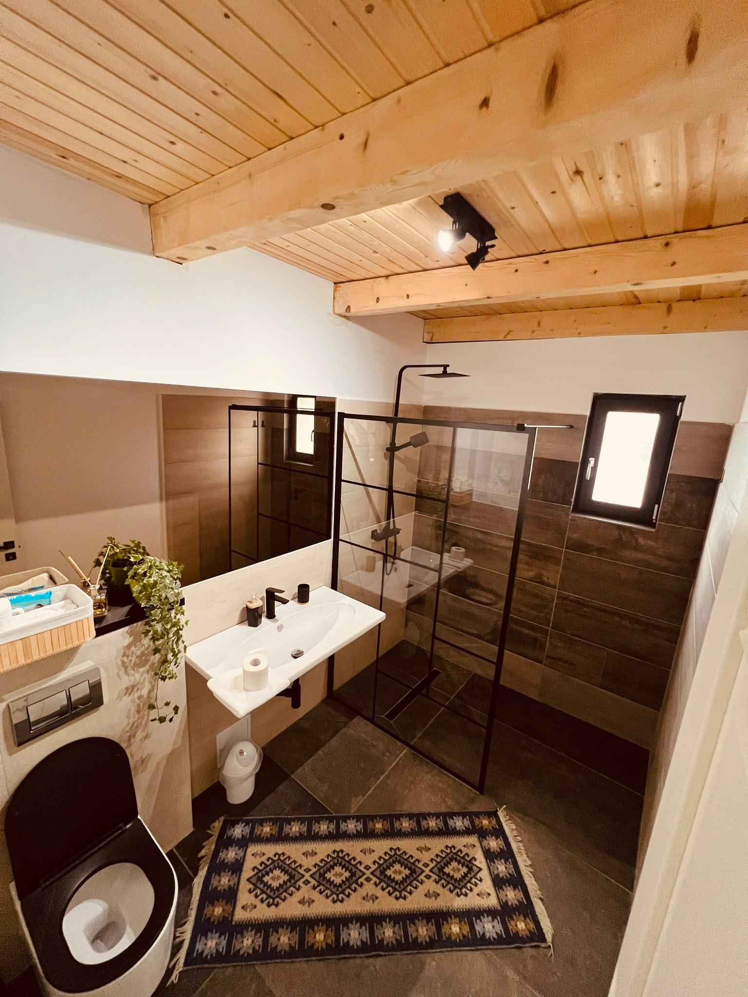 Baie cu duș walk-in
