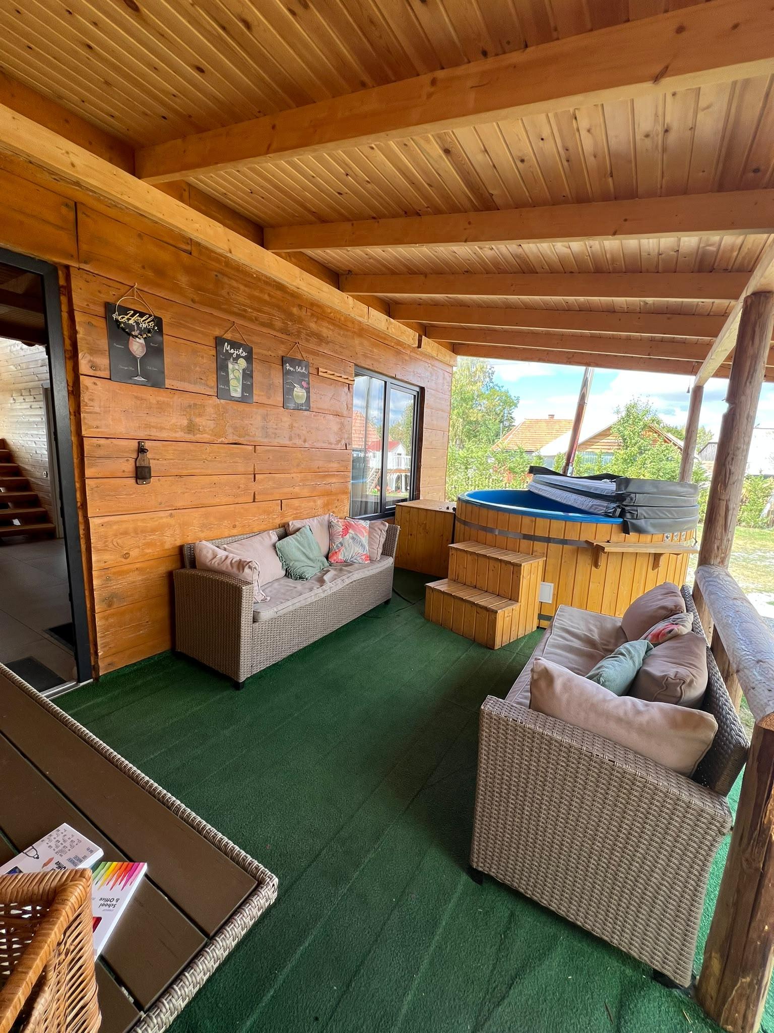 Exteriorul Valley View Cabin